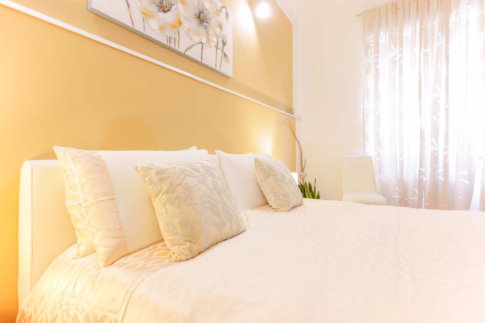 Montellino'S Suite Oro Sant'Antioco Bagian luar foto